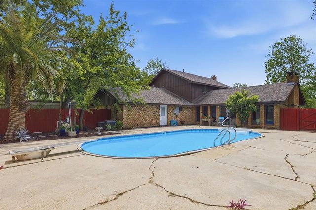 406 S Lightner Ave, Iowa, LA 70647