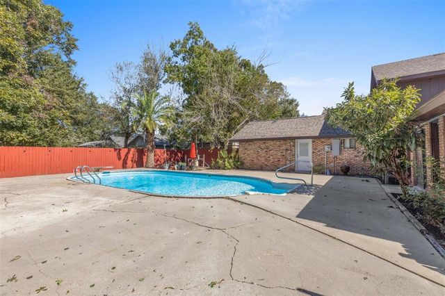 406 S Lightner Ave, Iowa, LA 70647