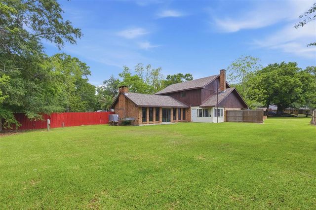 406 S Lightner Ave, Iowa, LA 70647