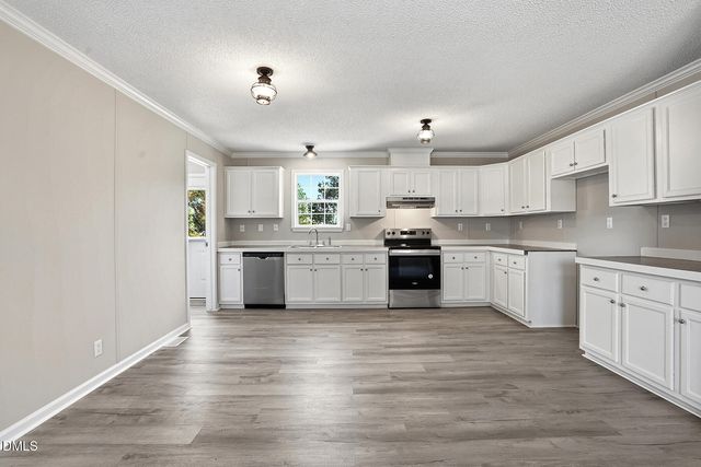 30 West Road, Angier, NC 27501