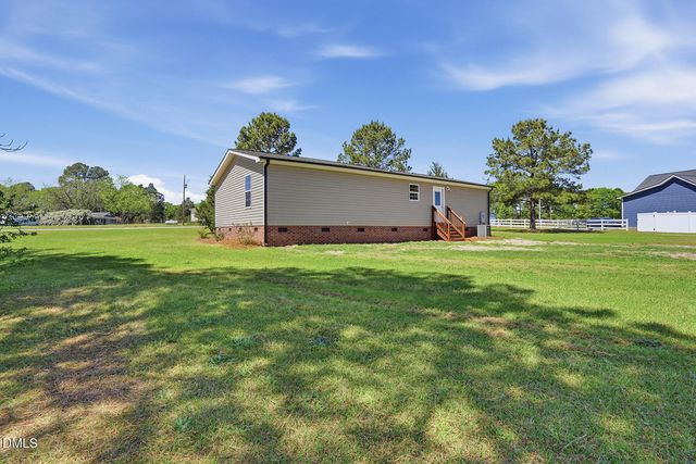 30 West Road, Angier, NC 27501