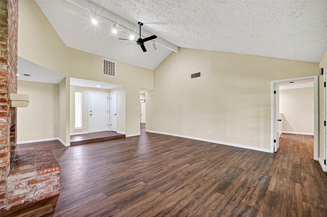 711 Leicester Lane, Houston, TX 77034