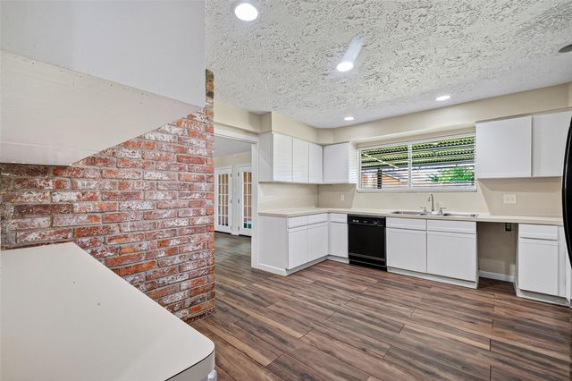 711 Leicester Lane, Houston, TX 77034