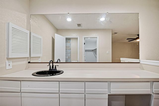 711 Leicester Lane, Houston, TX 77034