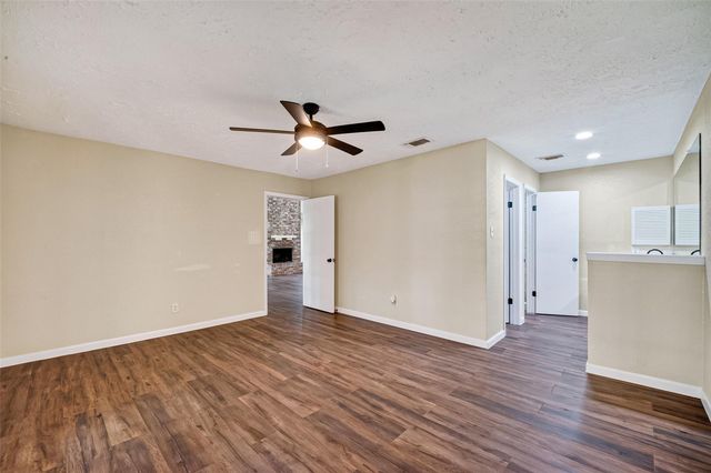 711 Leicester Lane, Houston, TX 77034