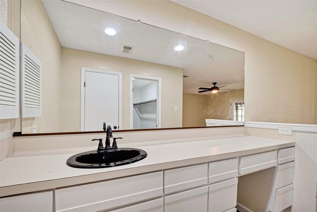 711 Leicester Lane, Houston, TX 77034