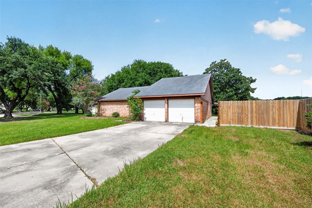 711 Leicester Lane, Houston, TX 77034