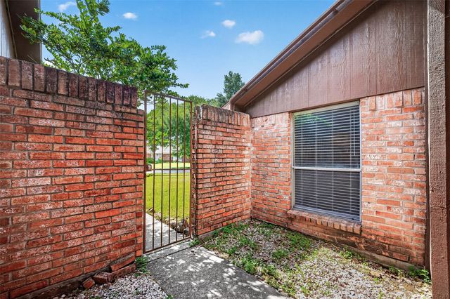 711 Leicester Lane, Houston, TX 77034