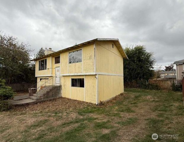 5055 33rd Court NE, Tacoma, WA 98422