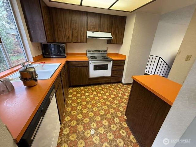 5055 33rd Court NE, Tacoma, WA 98422