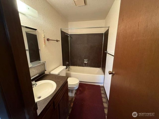 5055 33rd Court NE, Tacoma, WA 98422