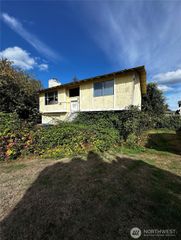 5055 33rd Court NE, Tacoma, WA 98422