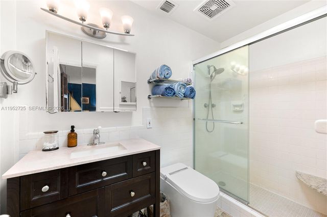 550 NE 5th St, Pompano Beach, FL 33060