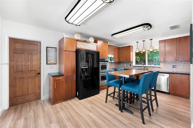 550 NE 5th St, Pompano Beach, FL 33060