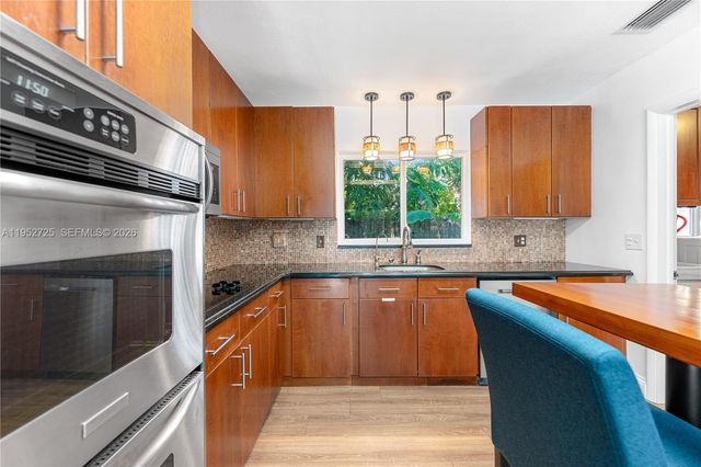 550 NE 5th St, Pompano Beach, FL 33060