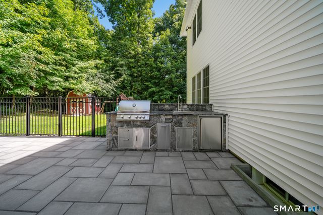 6 Little Valley Road, Oxford, CT 06478