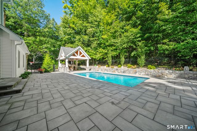 6 Little Valley Road, Oxford, CT 06478