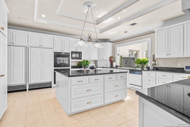 112 Canter Gait, Shavano Park, TX 78231