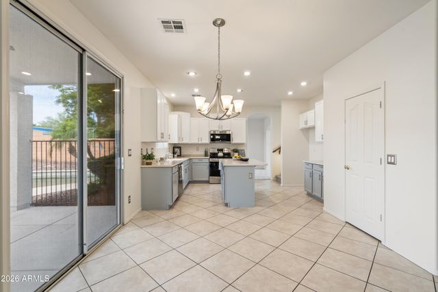 7178 W HONEYSUCKLE Drive W, Peoria, AZ 85383