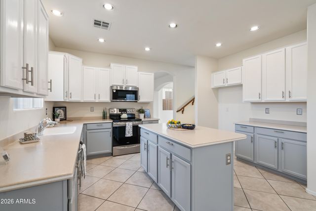 7178 W HONEYSUCKLE Drive W, Peoria, AZ 85383