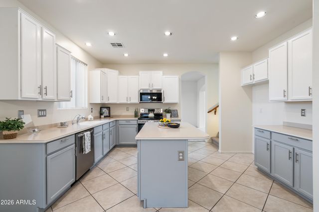 7178 W HONEYSUCKLE Drive W, Peoria, AZ 85383