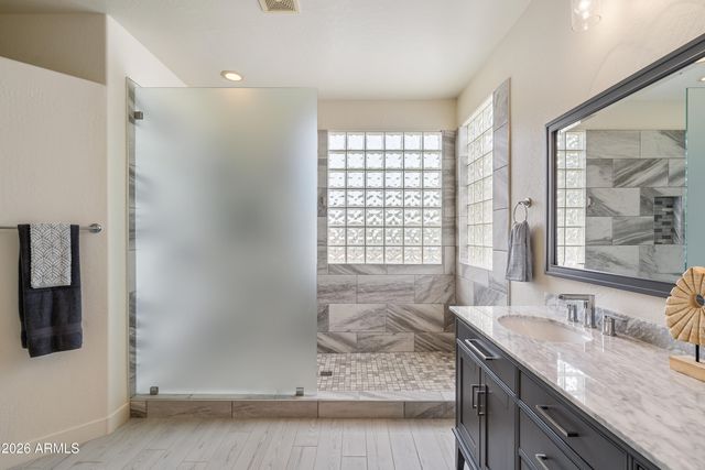 7178 W HONEYSUCKLE Drive W, Peoria, AZ 85383
