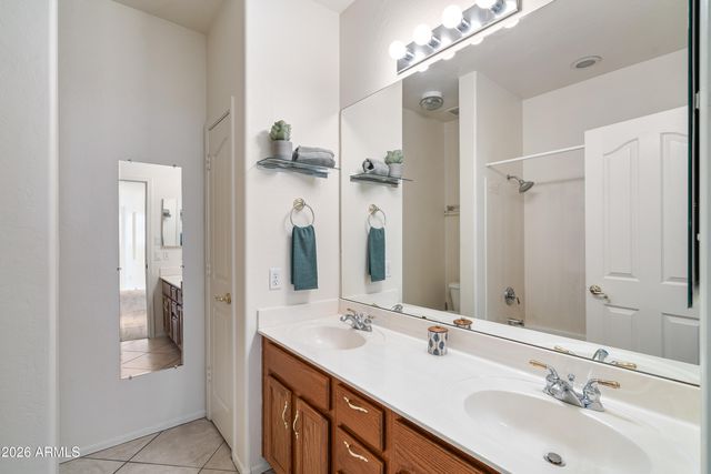 7178 W HONEYSUCKLE Drive W, Peoria, AZ 85383