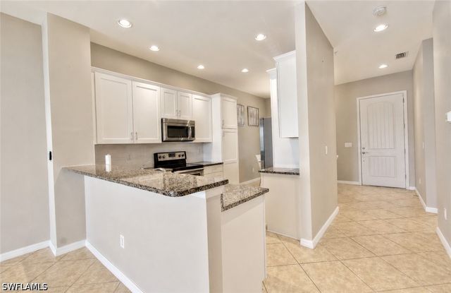 15098 Palmer Lake CIR 204, Naples, FL 34109