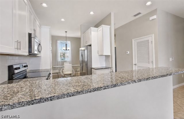 15098 Palmer Lake CIR 204, Naples, FL 34109