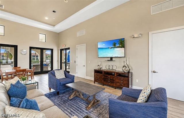 15098 Palmer Lake CIR 204, Naples, FL 34109