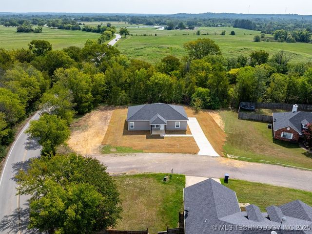 19 Skylark Lane, Caddo, OK 74701