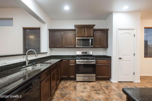 4003 Monte Luna Court, Las Cruces, NM 88012