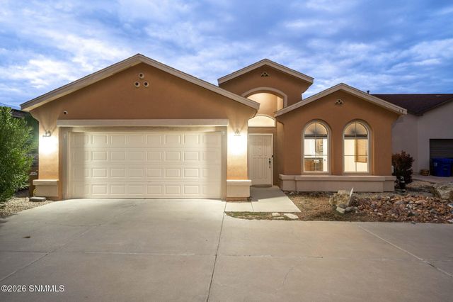 4003 Monte Luna Court, Las Cruces, NM 88012