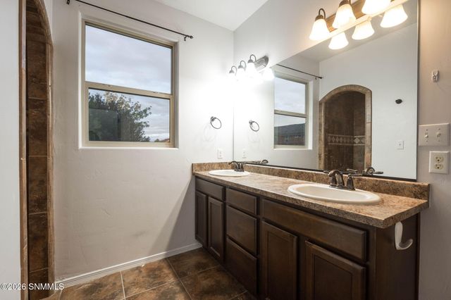 4003 Monte Luna Court, Las Cruces, NM 88012