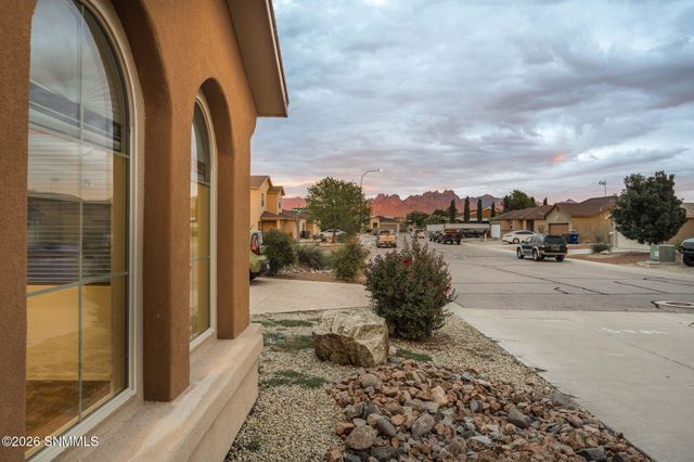 4003 Monte Luna Court, Las Cruces, NM 88012