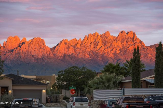 4003 Monte Luna Court, Las Cruces, NM 88012