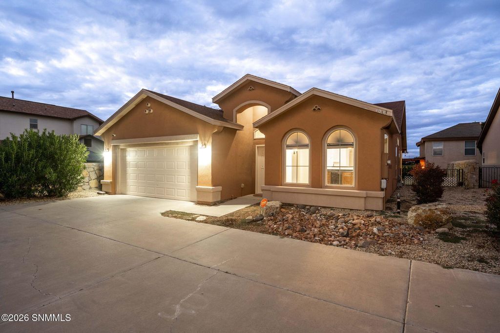 4003 Monte Luna Court, Las Cruces, NM 88012
