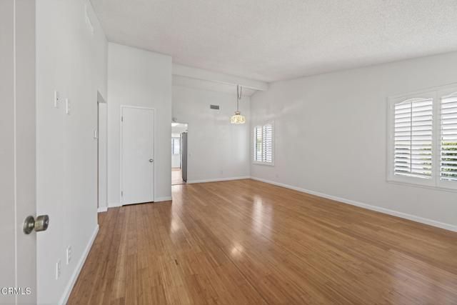 42063 Village 42, Camarillo, CA 93012