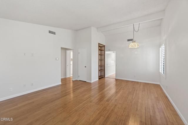 42063 Village 42, Camarillo, CA 93012