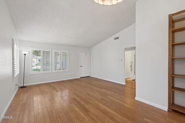 42063 Village 42, Camarillo, CA 93012