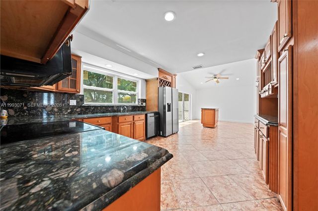 9460 Atlantic St, Miramar, FL 33025