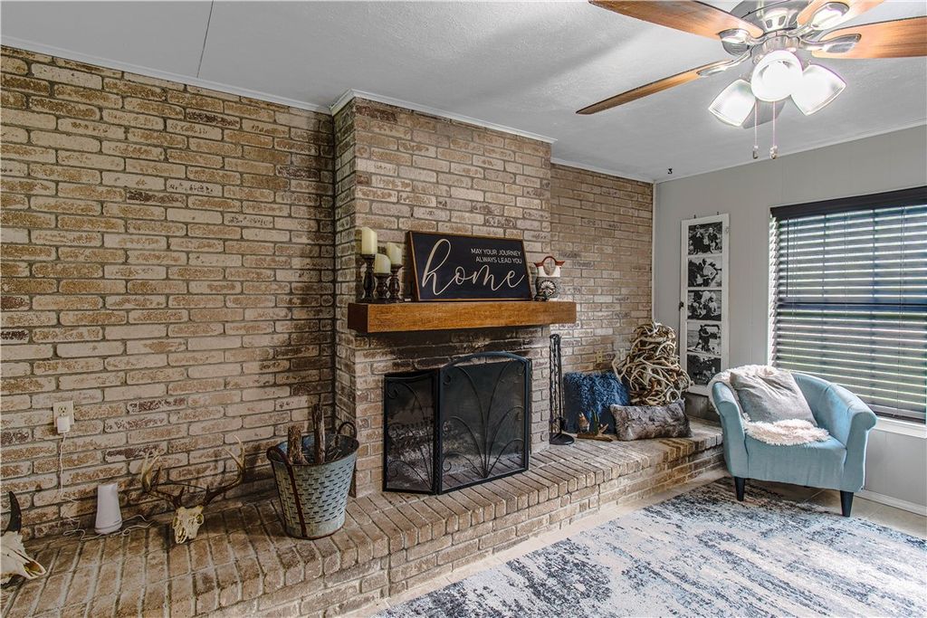 1300 Burton St, Woodsboro, TX 78393 — photo 3