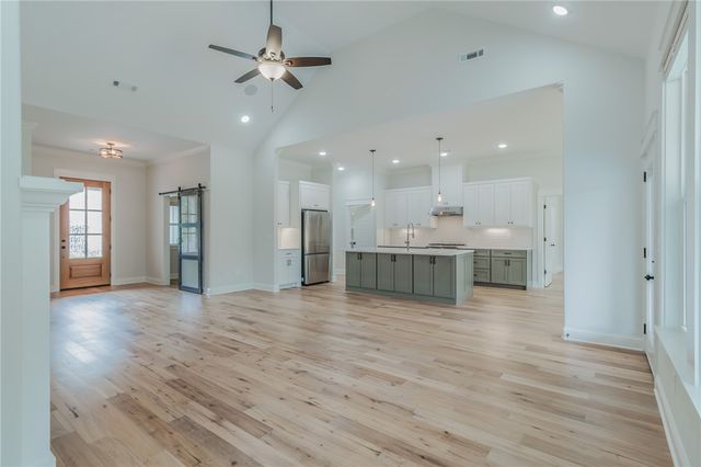 9 Clevedon Circle, Bella Vista, AR 72715