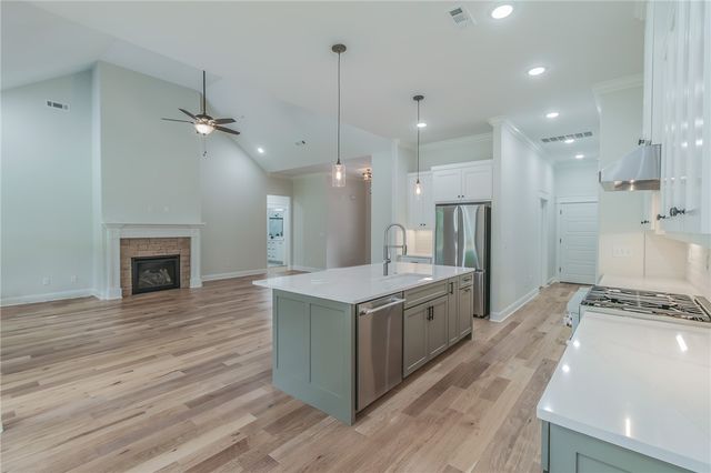 9 Clevedon Circle, Bella Vista, AR 72715