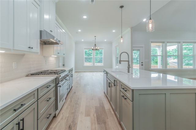 9 Clevedon Circle, Bella Vista, AR 72715