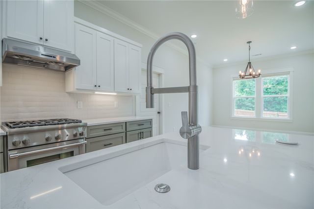 9 Clevedon Circle, Bella Vista, AR 72715