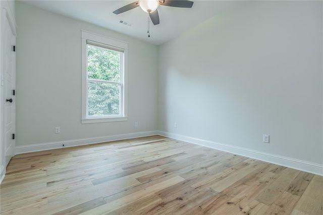 9 Clevedon Circle, Bella Vista, AR 72715