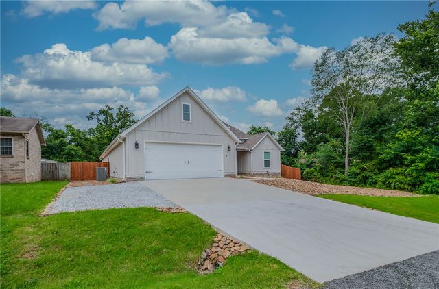 9 Clevedon Circle, Bella Vista, AR 72715