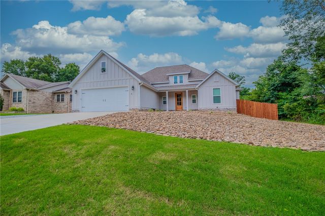 9 Clevedon Circle, Bella Vista, AR 72715
