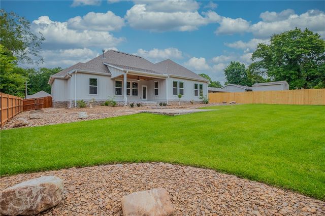 9 Clevedon Circle, Bella Vista, AR 72715